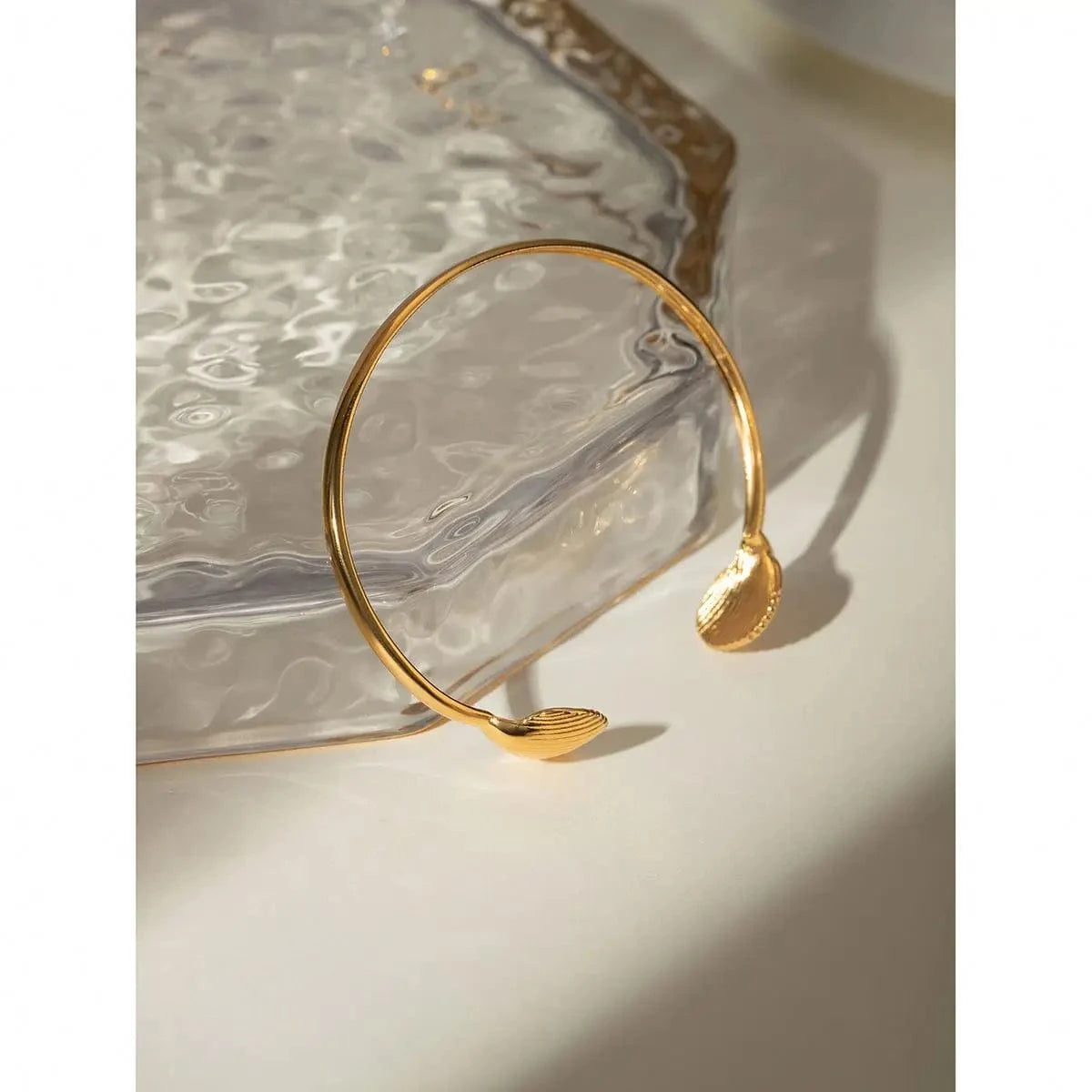 Cute / 6cm / BG876 BG876 18K PVD Gold Plated Minimalist Big Scallop Fan Shell open Cuff Bangle For Women