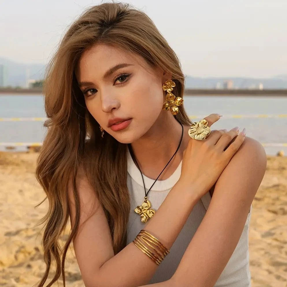 Dainty / Picture / BR984 BR984 Hollow Out Design Multilayer Bracelet 18K PVD Gold-plated Stainless Steel Texture Bracelet for Women