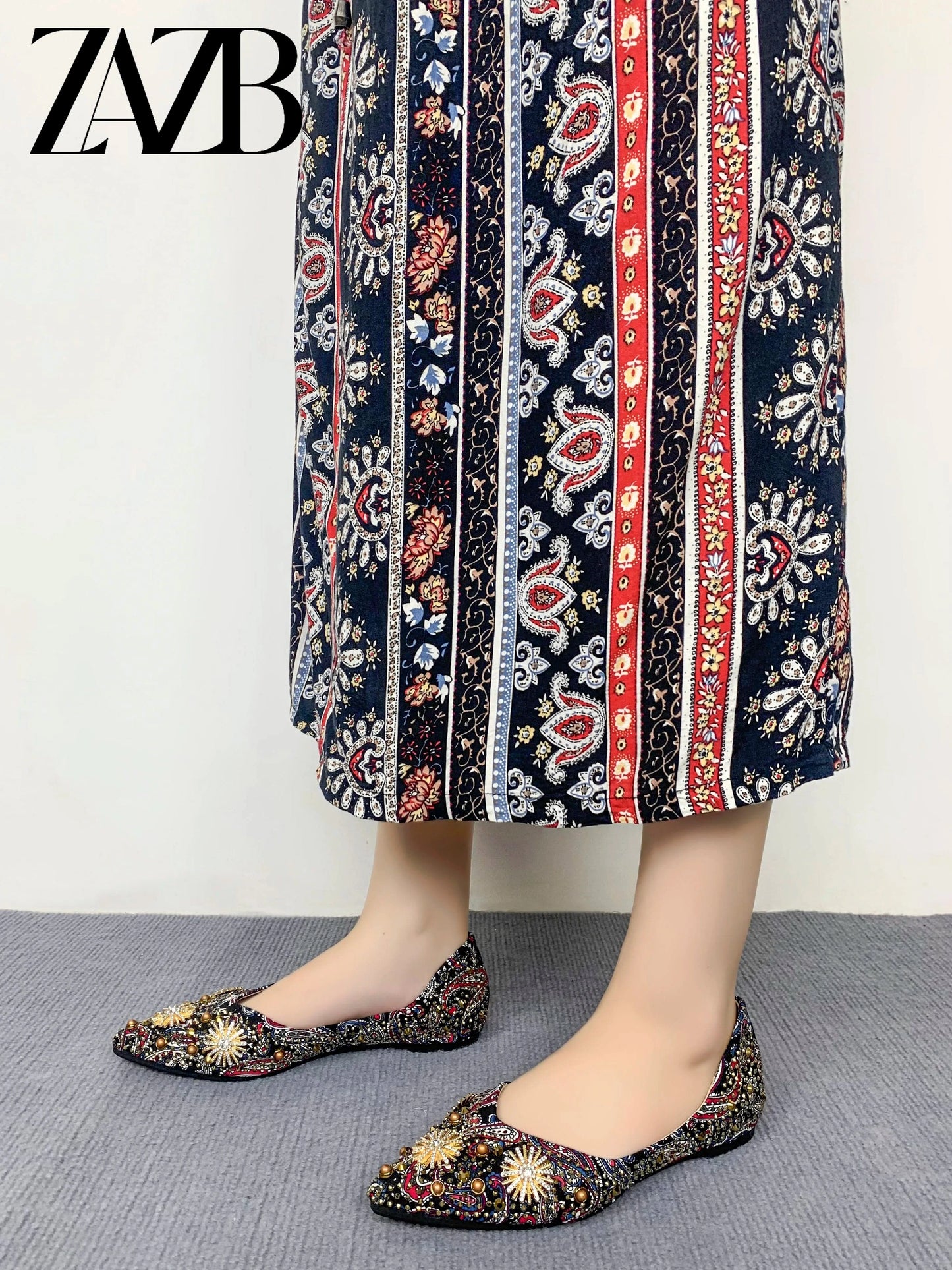 Design new wedding Women's Flat shoes loafer slip on office parliament rivet dinner party grace occupation banquet for ladies