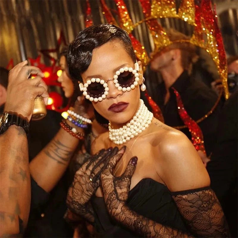 diamond sunglasses / C1 2024 new arrivals luxury fashion retro round metal frame trendy women shades advanced diamond sun glasses