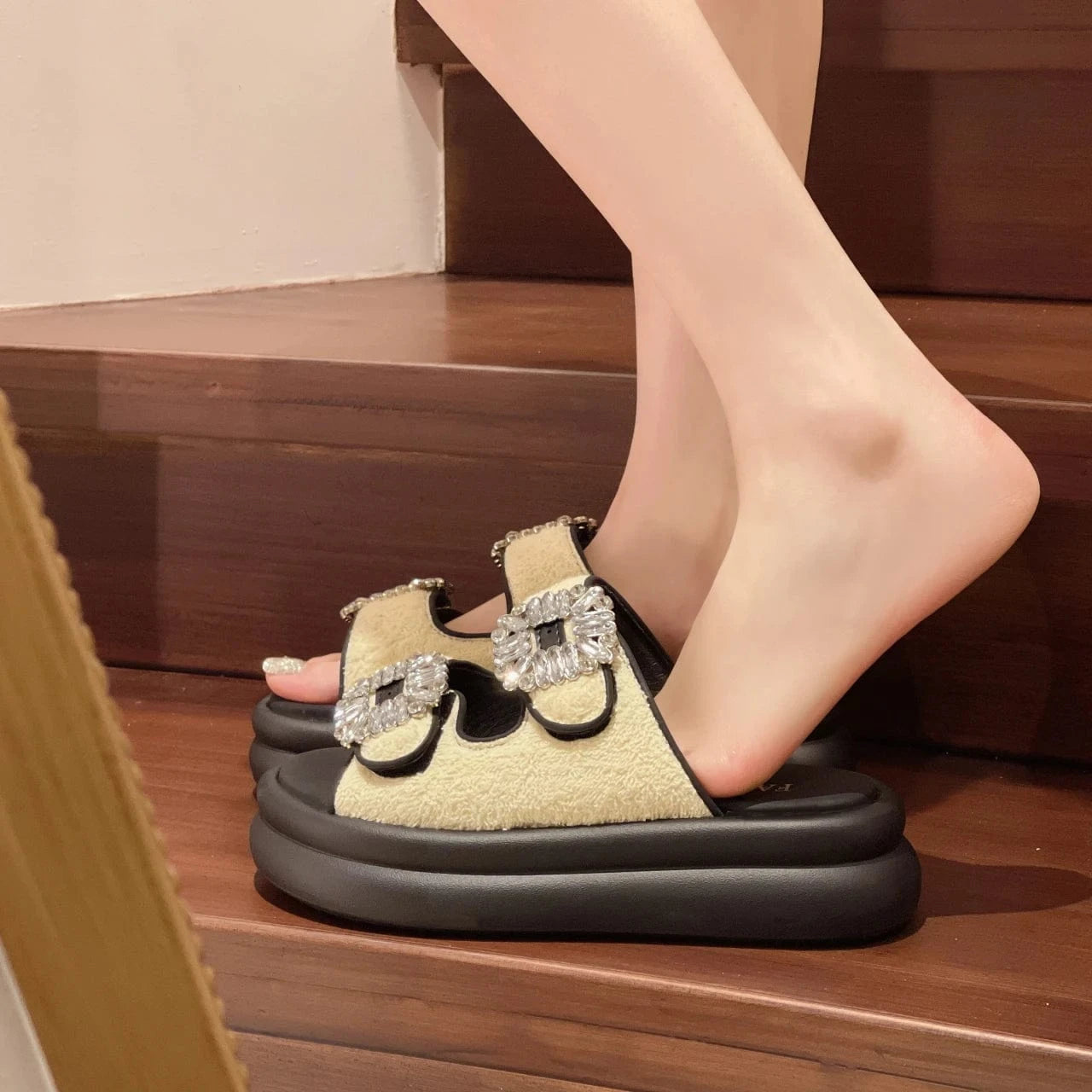 Dropshipping Custom Logo Rhinestone Ladies Comfortable Wedges Slippers Fashion Platform Slides with Anti-Slip Eva Insole