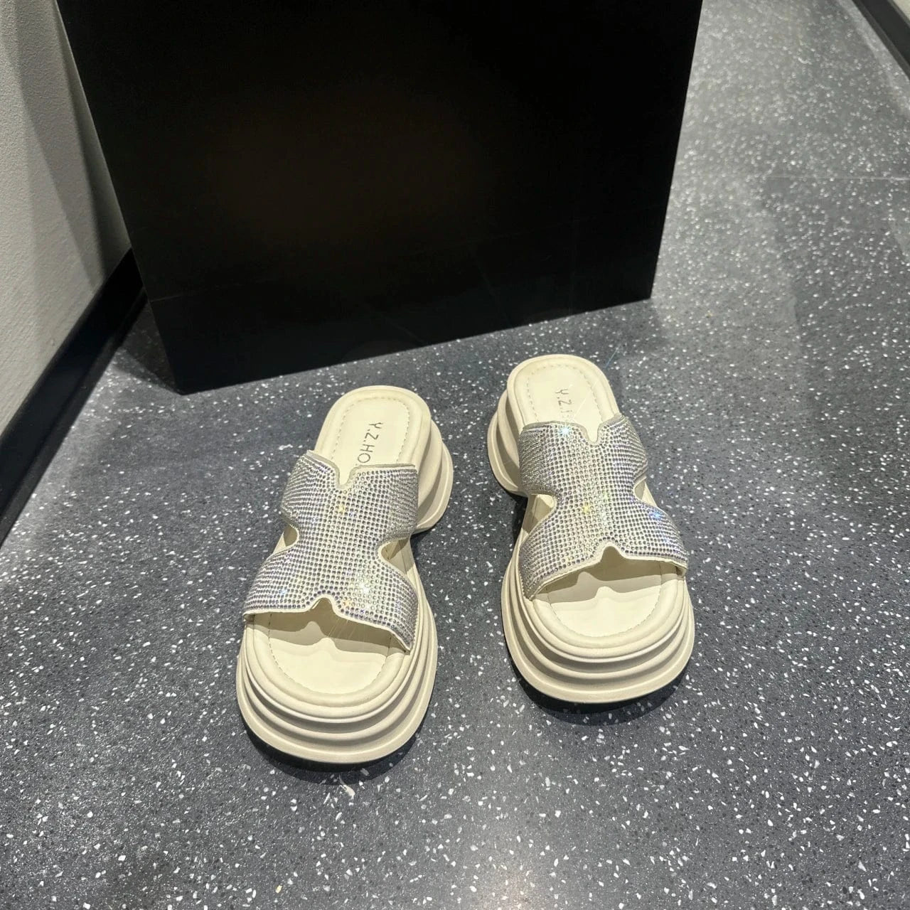 Dropshipping Custom Logo Summer New Rhinestone Slippers Breathable Comfortable Ladies Wedges Sandals