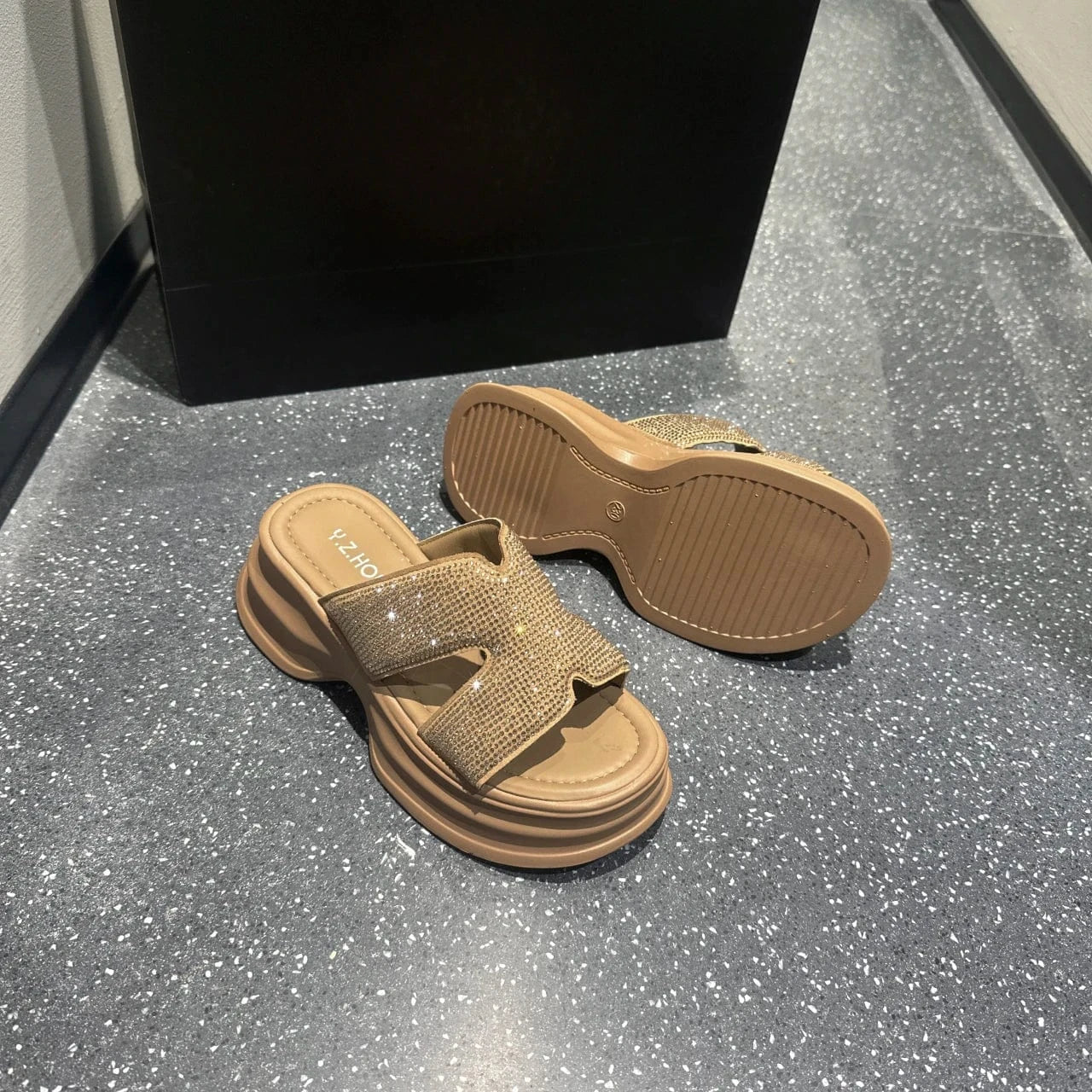 Dropshipping Custom Logo Summer New Rhinestone Slippers Breathable Comfortable Ladies Wedges Sandals