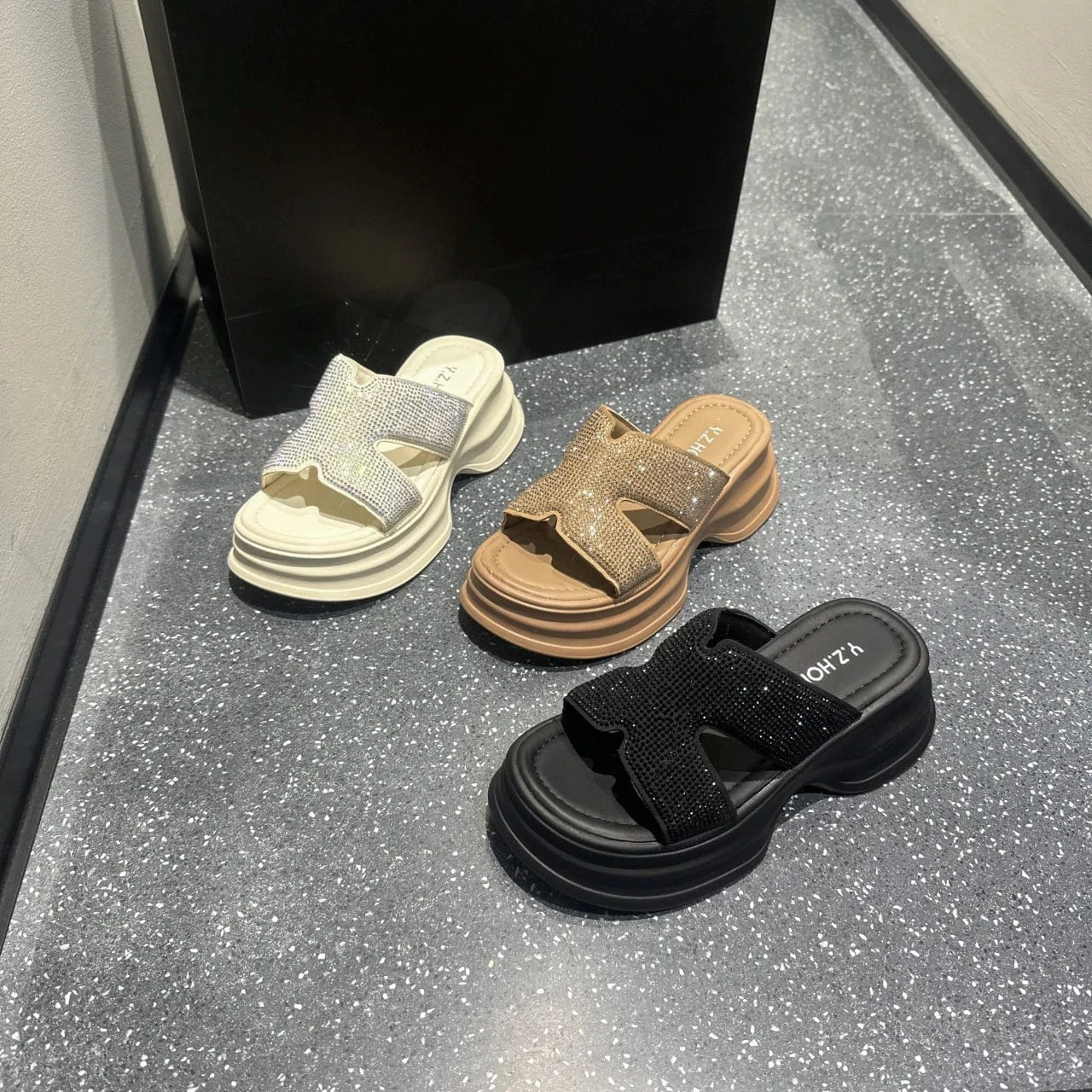 Dropshipping Custom Logo Summer New Rhinestone Slippers Breathable Comfortable Ladies Wedges Sandals