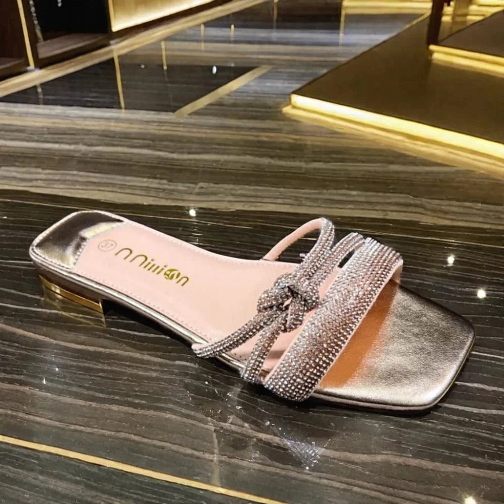 Dropshipping Custom Logo Summer Women`s Flat Beach Slippers Outdoor Comfortable Fashion Rhinestone Slides