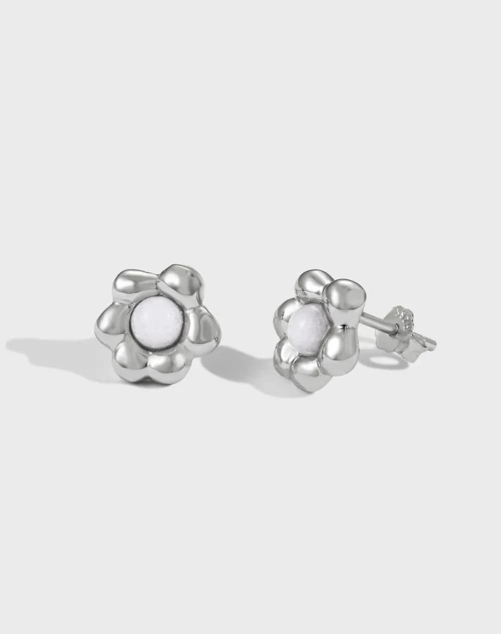 DY1D0293-S-W-WH Dylam Oem Odm Trendy Fast Shipping Flower Shape 925 Sterling Silver Stud Earring 18K Gold Plated Studs Earrings Jewelry Women