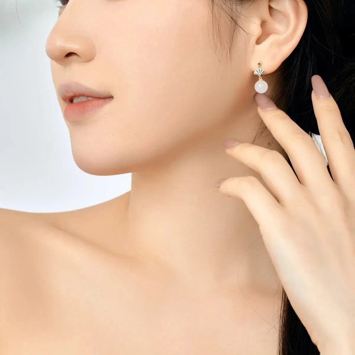 DY1D0344-S-G-WH Dylam Hypoallergenic S925 Silver Needle Drop Earrings Women 22K Gold Plated Sparkling Fan Shape Hetian Jade Earrings Jewelry