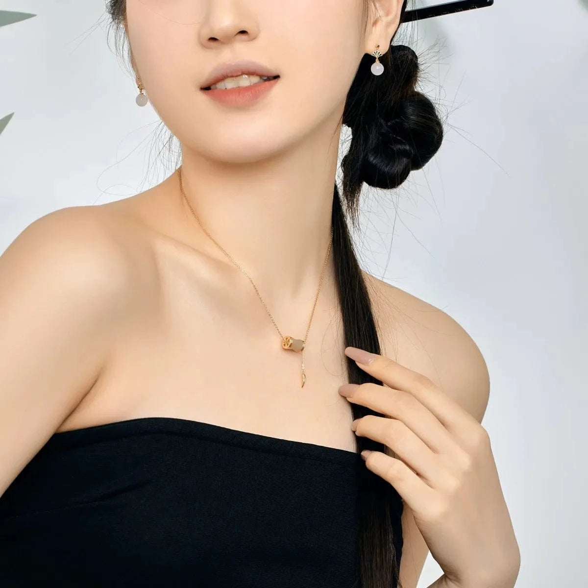 DY1D0344-S-G-WH Dylam Hypoallergenic S925 Silver Needle Drop Earrings Women 22K Gold Plated Sparkling Fan Shape Hetian Jade Earrings Jewelry