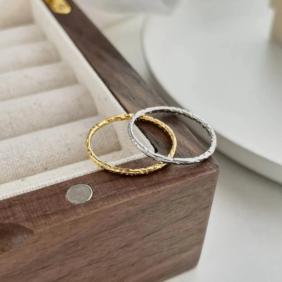 Dylam Hot Sale 18K Gold Plated Ring Minimalism Jewelry Ladies Sparkle Circle Thin Chain S925 Silver Stackable Rings For Women