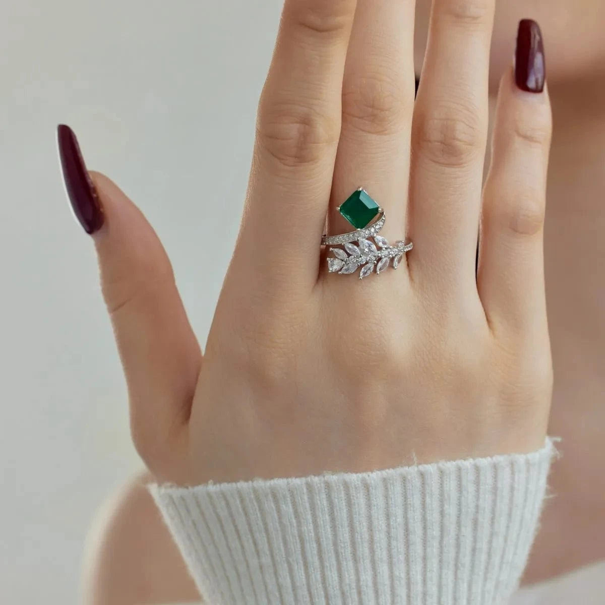 Dylam New Arrival Ice Flower Cut S925 Silver Emerald Green Diamond Ring Creative Design Cz Cubic Zirconia Leaf Marquise Rings