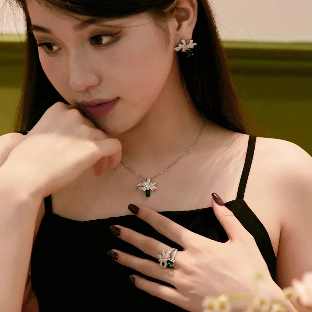 Dylam New Design Fashion Fine Jewelry 925 Sterling Silver Rhodium Plated Women Emerald 5A Cubic Zirconia Bow Knot Rings