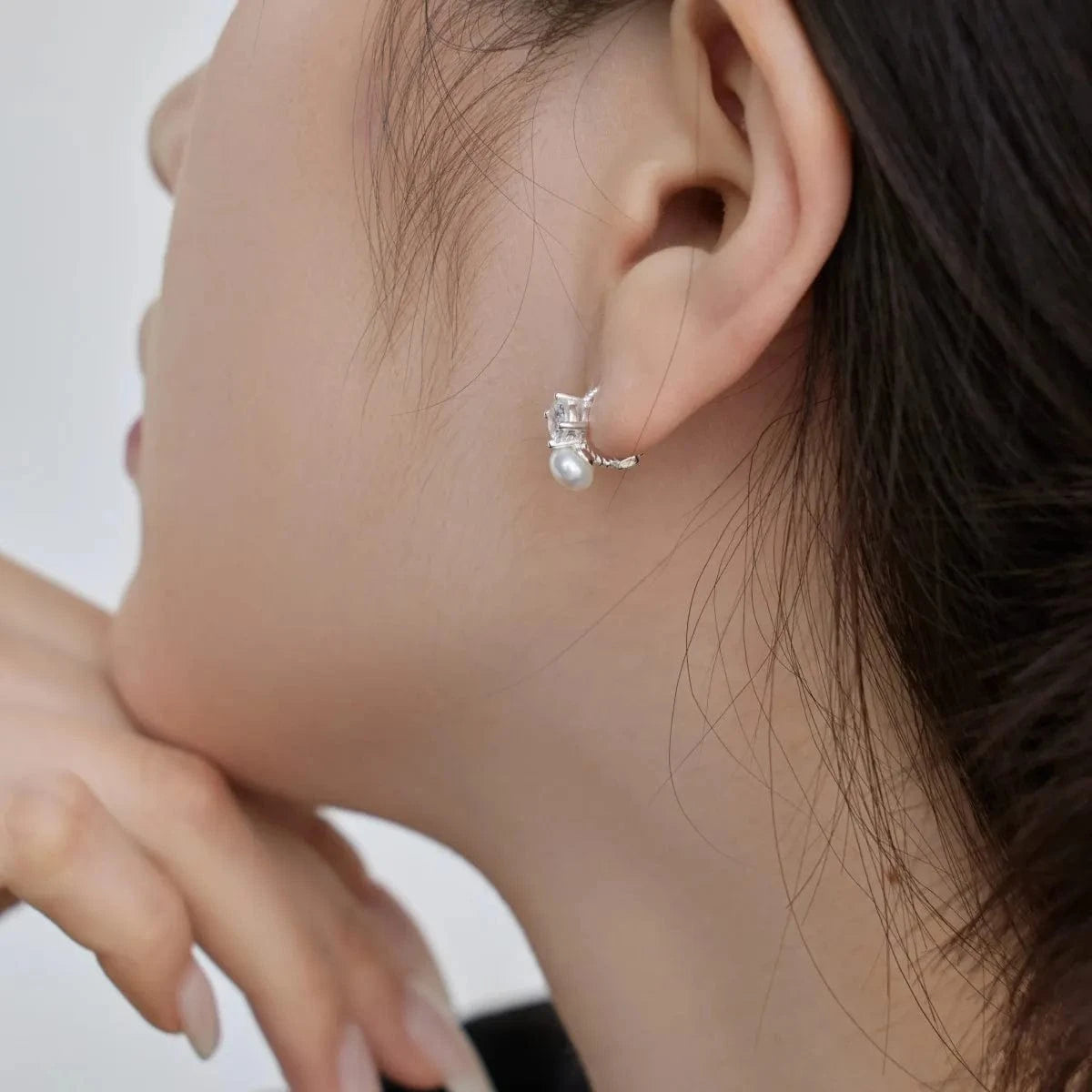 Dylam Simple Design Cz Cubic Zirconia Jewelry 925 Sterling Silver Huggie Earring 18K Gold Plated Pearl Hoops Earrings Women