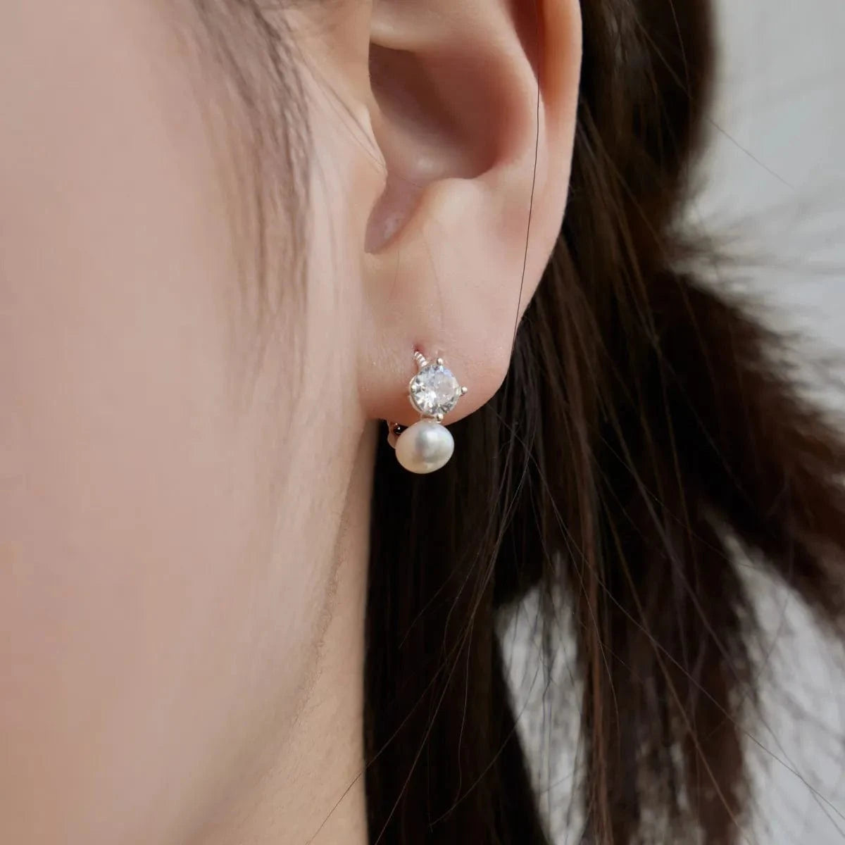 Dylam Simple Design Cz Cubic Zirconia Jewelry 925 Sterling Silver Huggie Earring 18K Gold Plated Pearl Hoops Earrings Women