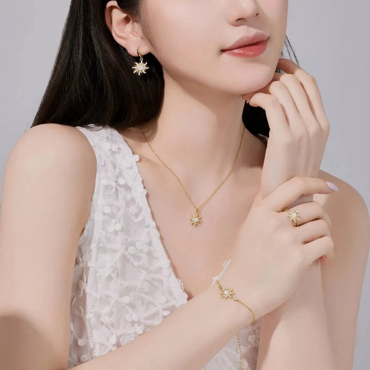 Dylam Wholesale Finger Jewelry 925 Sterling Silver Blue Opal Ring Cubic Zirconia Stone 18K Gold Plated Sun Shape Ring For Women