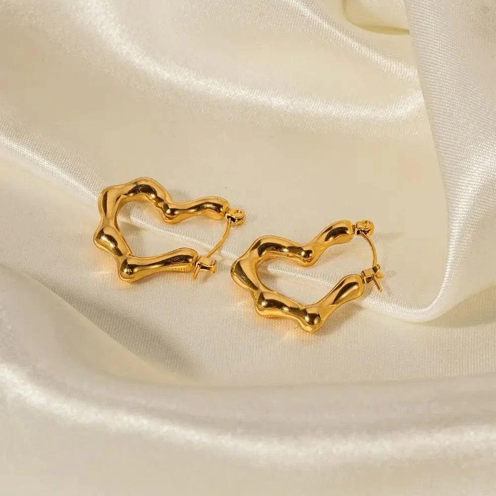 E2109 E2109 Charm Stainless Steel 18K Gold Plate Earrings Jewelry Bamboo Heart Stud Earrings for Women