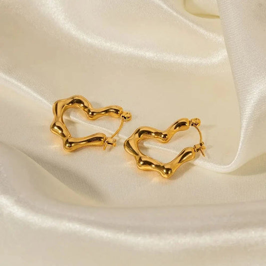 E2109 E2109 Charm Stainless Steel 18K Gold Plate Earrings Jewelry Bamboo Heart Stud Earrings for Women