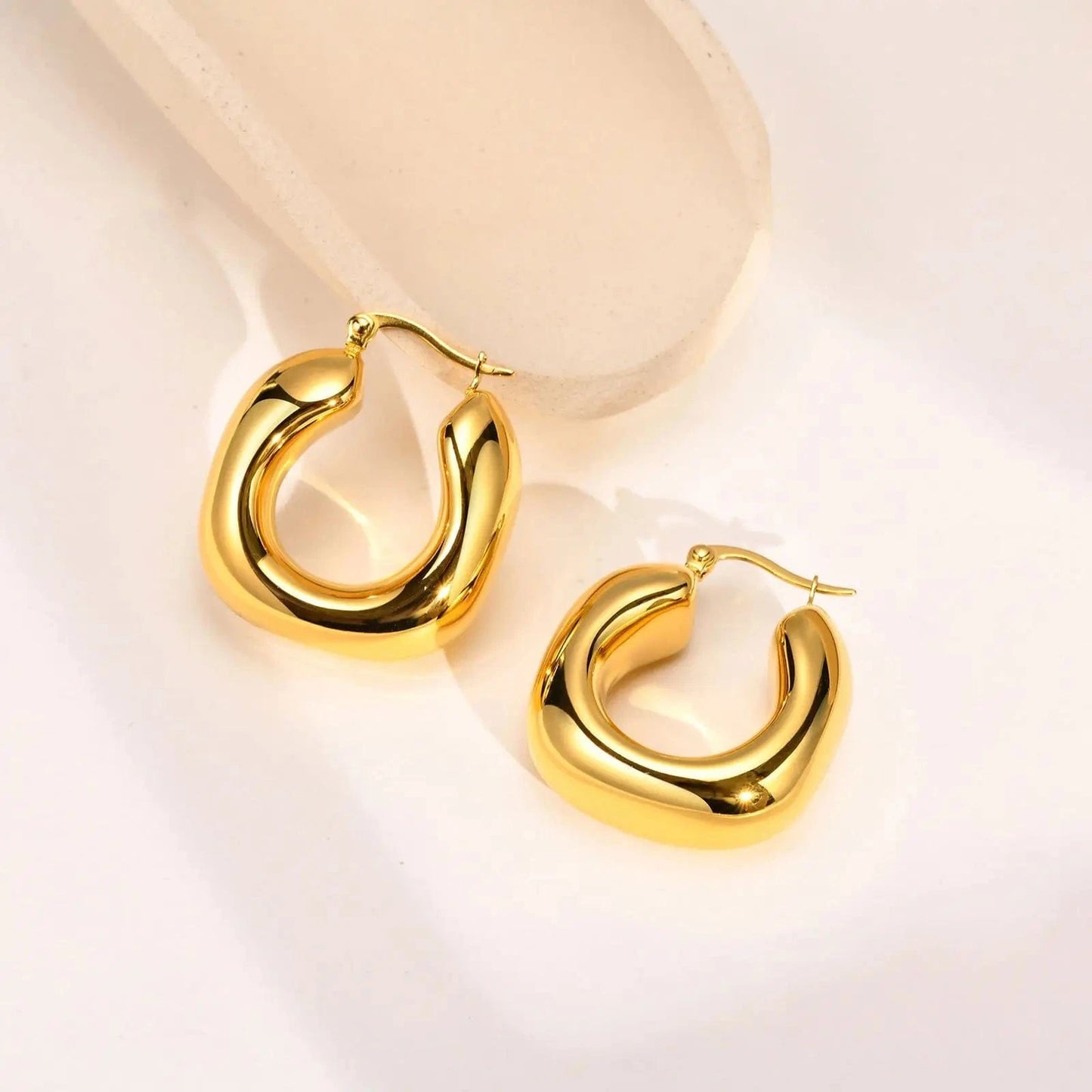E2237 E2237 Charm 18K Gold Plated Stainless Steel Jewelry Gift Waterproof CC Shaped Chunky Earrings for Women