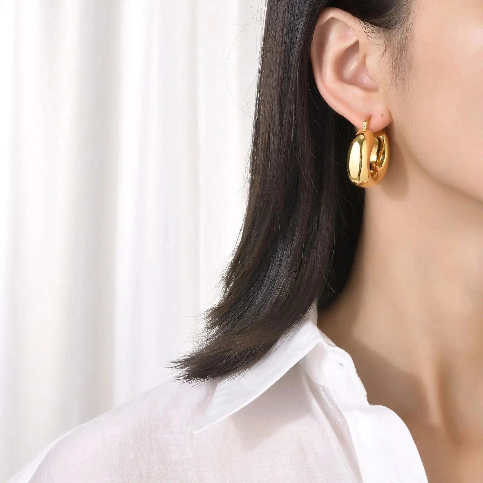E2237 E2237 Charm 18K Gold Plated Stainless Steel Jewelry Gift Waterproof CC Shaped Chunky Earrings for Women