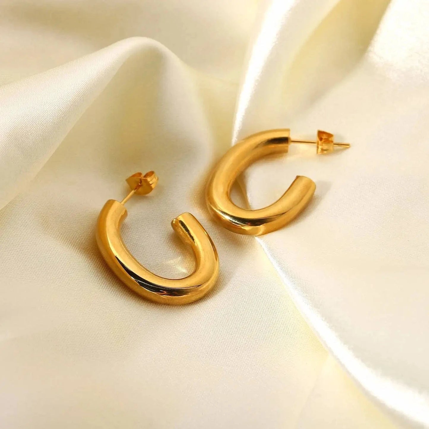 E2239 E2239 Water Proof 18K Gold Plated Stainless Steel Earrings Jewelry C Shaped Oval Huggie Earrings for Women