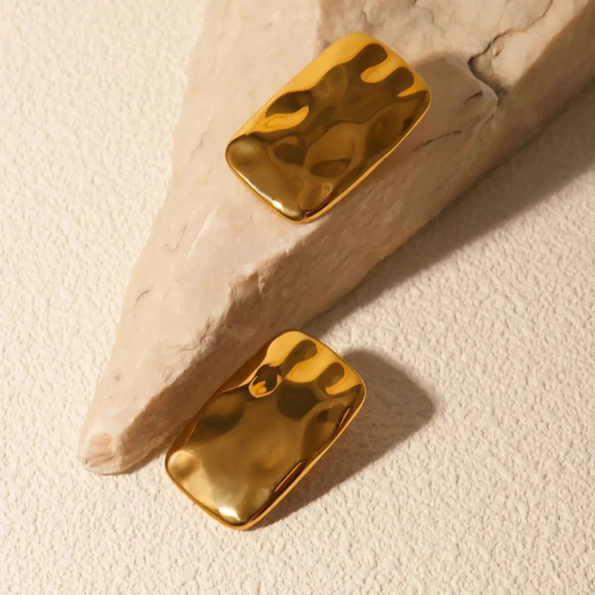 E2909 E2909 Jewelry High Polish 18K Gold Plated Stainless Steel Big Chunky Texture Square Hammer Stud Earring