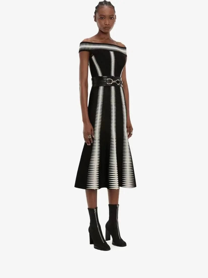 ED2250 Kimshein Elegant Clothing Women Slash Neck Sleeveless Regular Pattern Show Slim Bodycon Midi Dress Party Evening