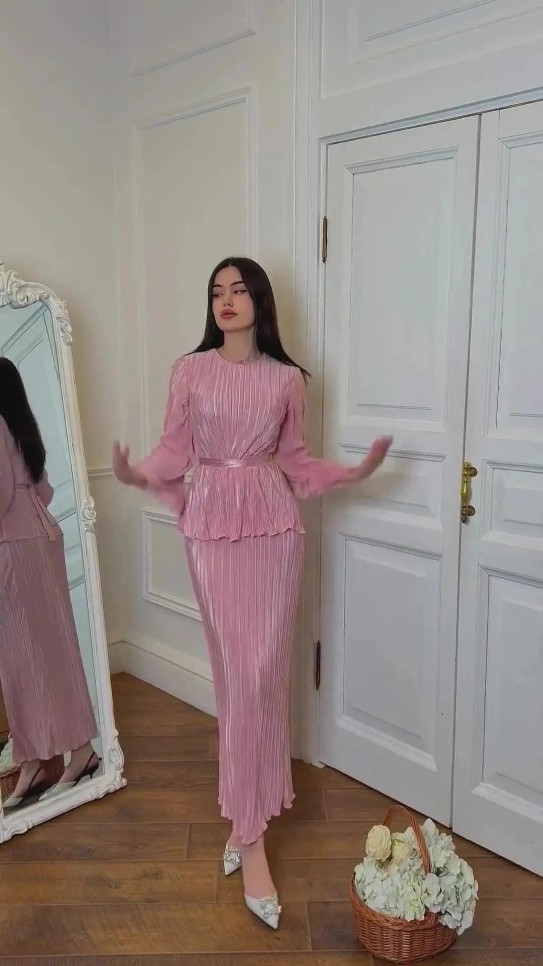 Elegant Eid Abaya Pink Pleated Women'S Set 2024 Fashion Loose O-Neck Long Sleeve Lace-Up Top  Ankle-Length Skirt Party Set