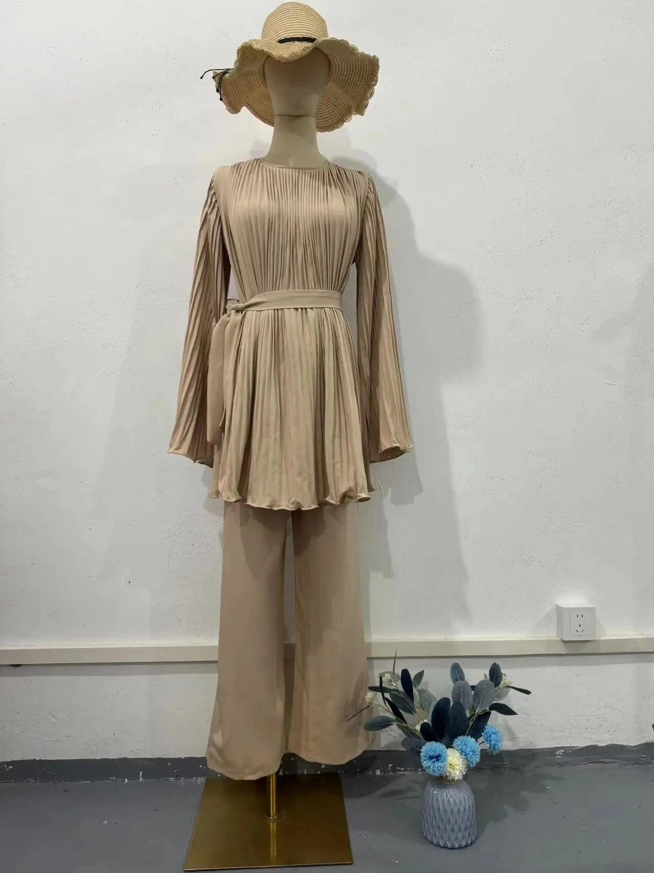Elegant Pleated Top Two Piece Set Women Loose Long Batwing Sleeve Big Swing Wide Leg Pants Sets Female Suit 2024 Sping Lady Suit