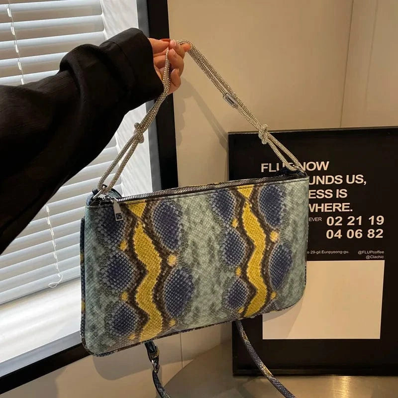 Factory wholesale handbags 2024 Light lady personality Underarm Bags lady design Snake Skin purses For Woman