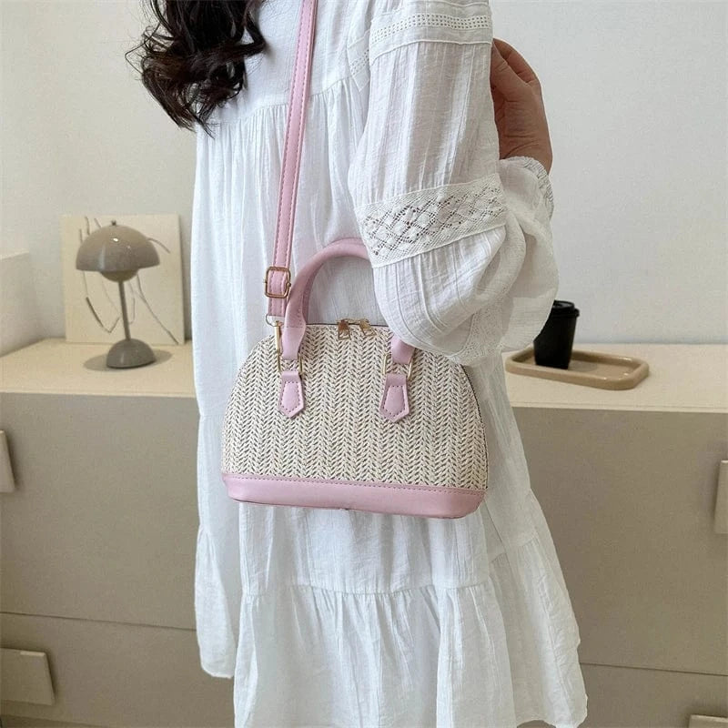 Factory Wholesale Shell Handbags 2023 Light Lady Trendy Straw woven bags lady fashion design purses For Ladies