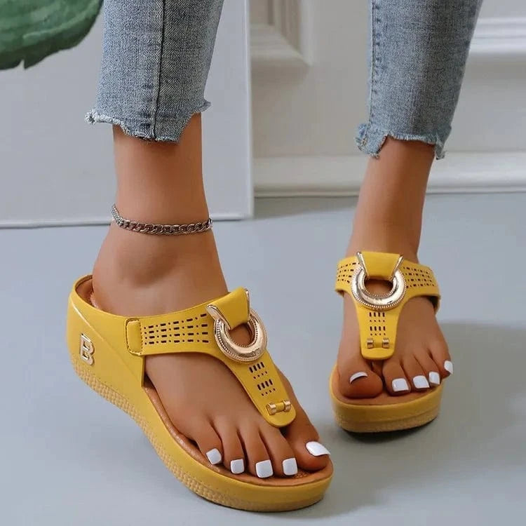 Factory wholesale trendy outdoor anti-slip women heeled platform chunky wedge heel sandals women sandals 2023