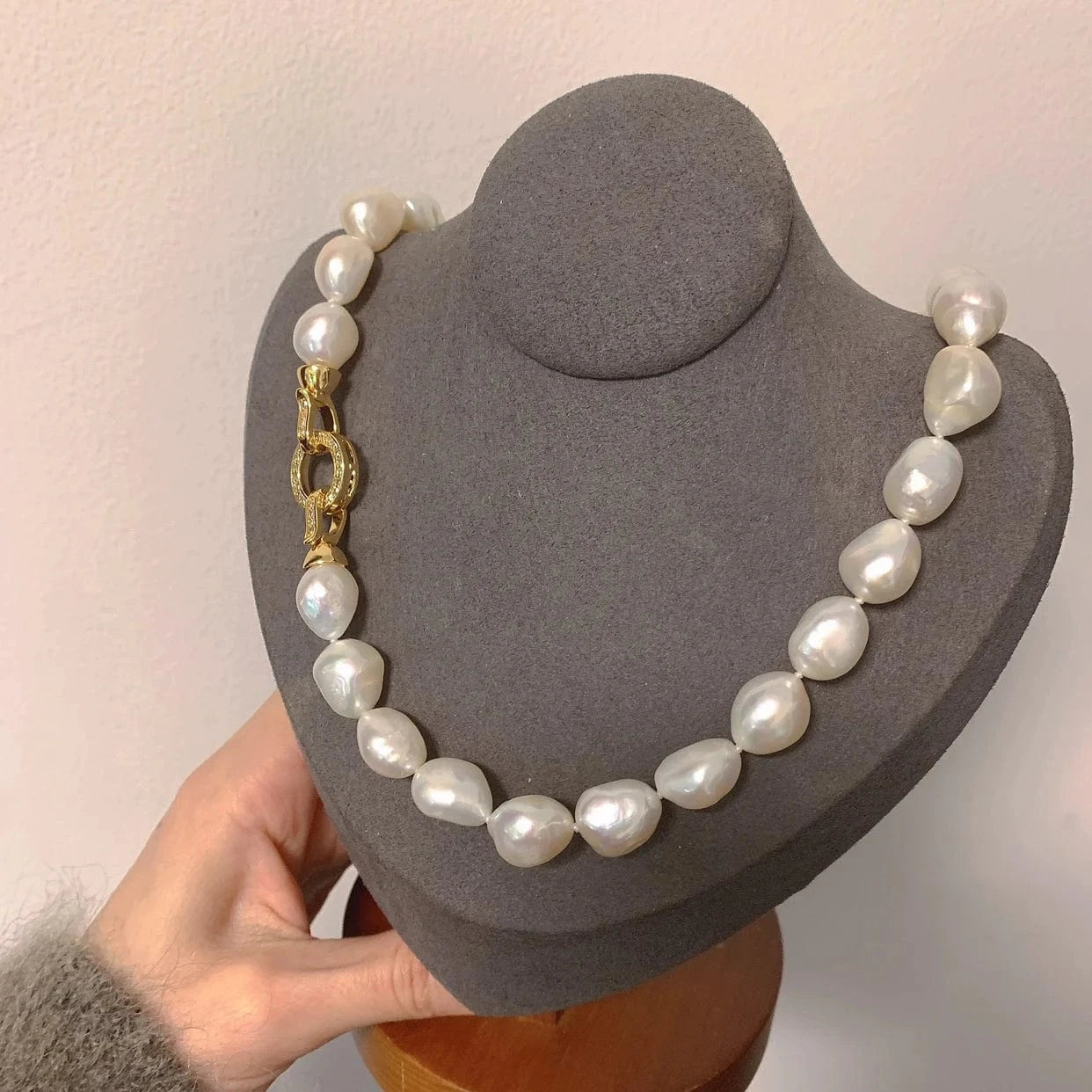 Fashion / 40cm / White Wholesale luxury design jewelry 11-13cm white natural freshwater large baroque necklace