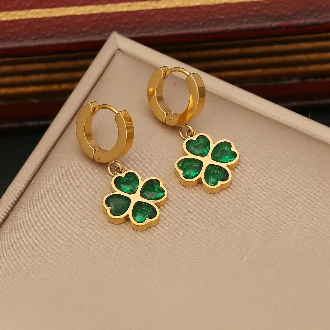 fashion / A Earrings Wholesale Women Emerald Zircon Heart Four Leaf Clover Necklace Bracelet Earrings New 18k Gold Plated Stainless Steel Jewelry Set
