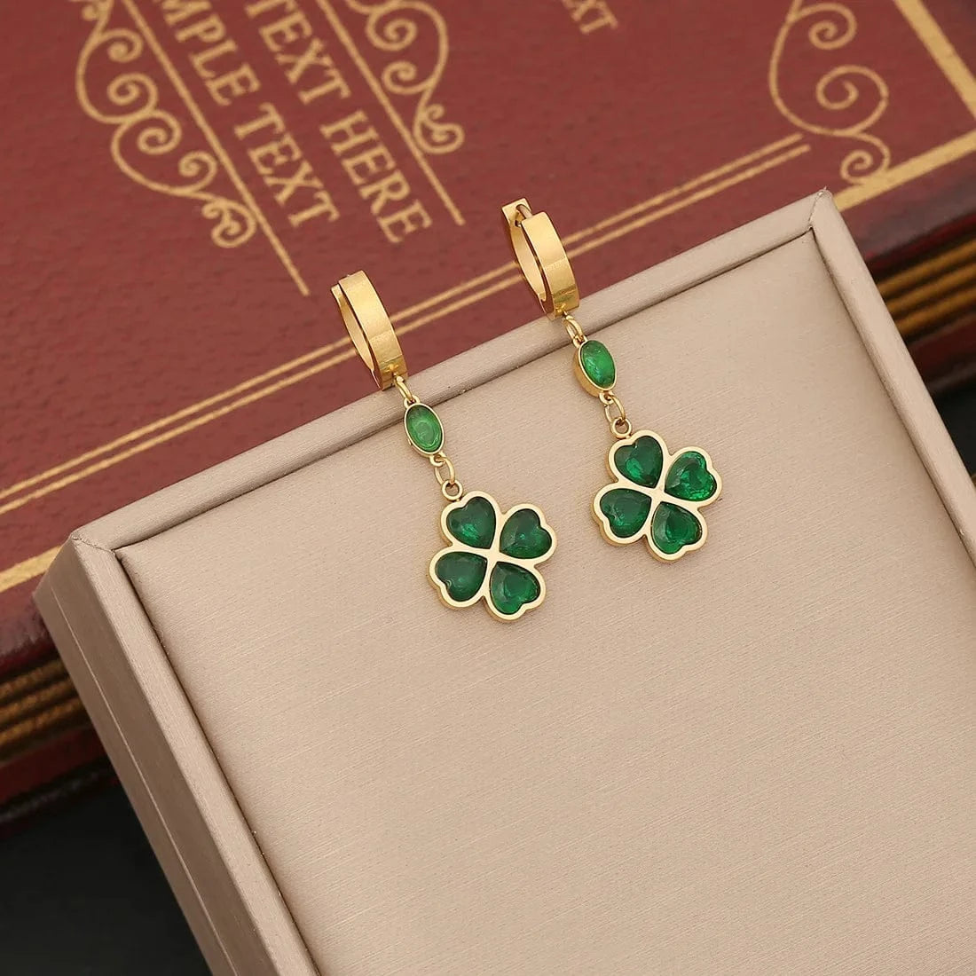 fashion / C Earrings Wholesale Women Emerald Zircon Heart Four Leaf Clover Necklace Bracelet Earrings New 18k Gold Plated Stainless Steel Jewelry Set