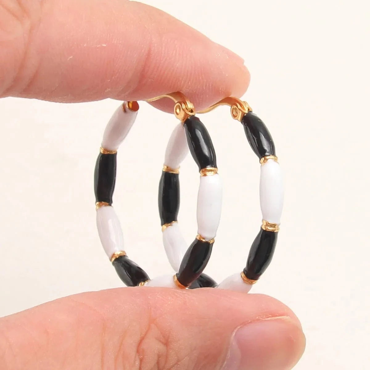 Fashion Contrast Color Round Enamel Hoop Earrings Statement 18K Gold Plated Earrings Stainless Steel Women Luxury Jewelry Gift