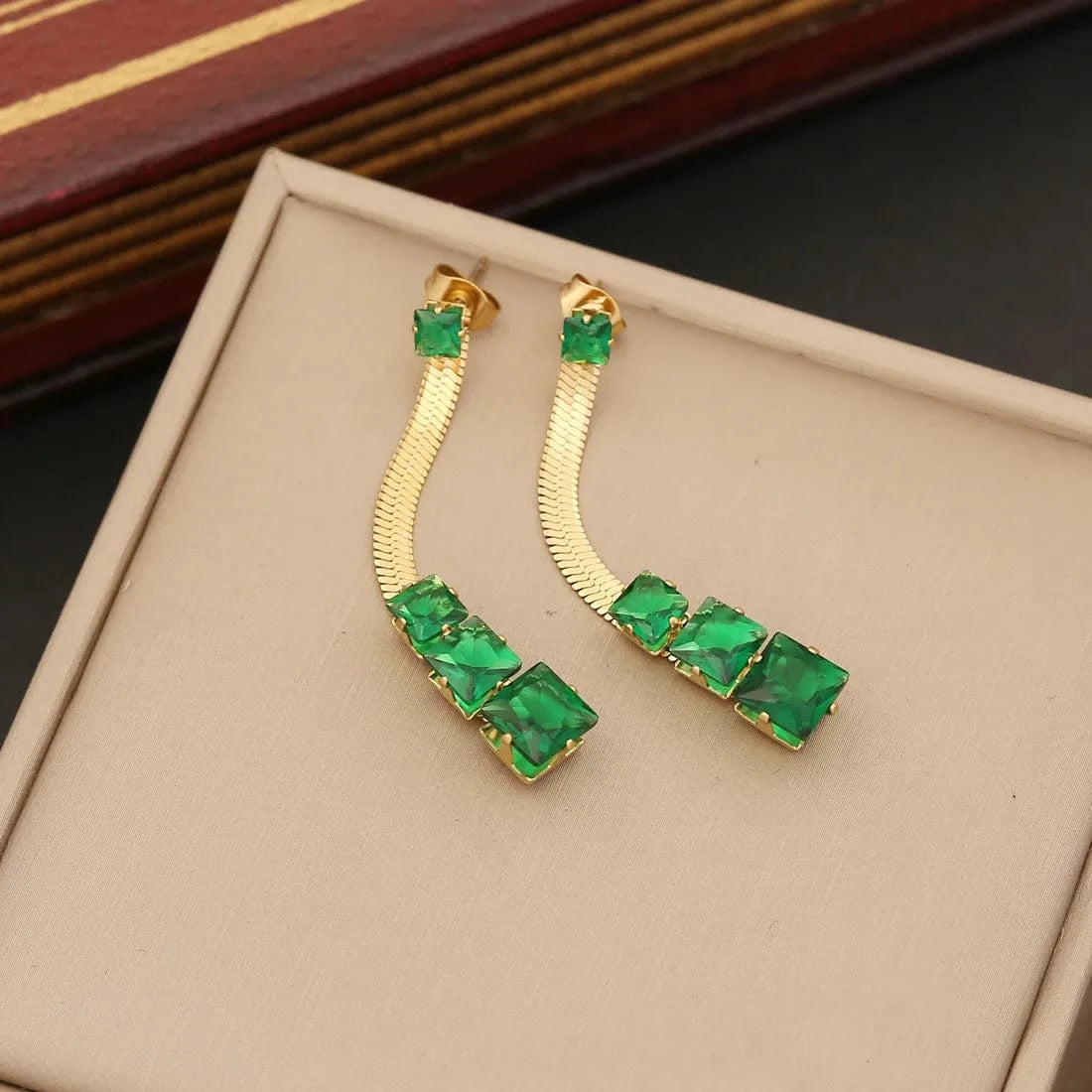 fashion / F Earrings Wholesale Women Emerald Zircon Heart Four Leaf Clover Necklace Bracelet Earrings New 18k Gold Plated Stainless Steel Jewelry Set