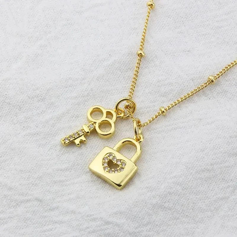 Fashion Key Lock Pendant Necklace 18K Gold Plated Copper Choker Inlaid Cubic Zirconia Clavicle Chain Jewelry