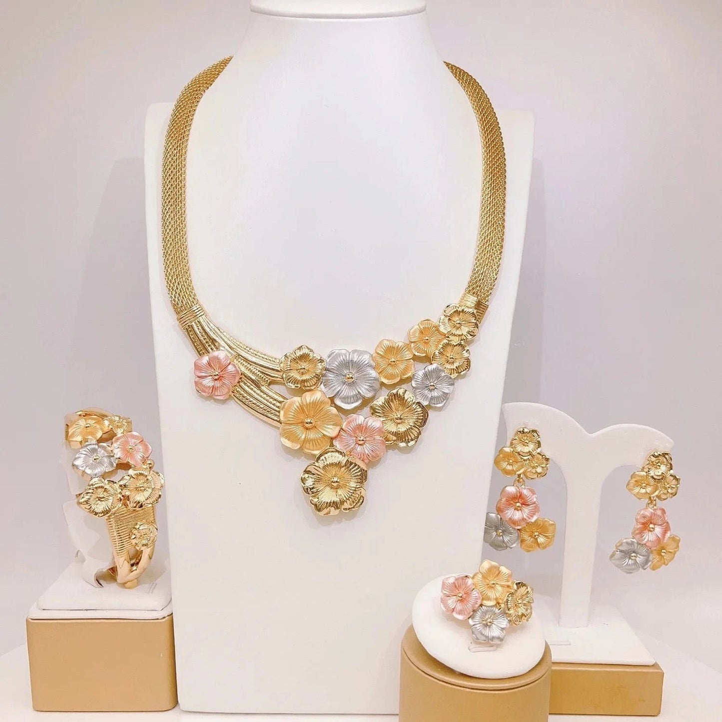 Favors Multi Color Flowers Jewelry Set / Adjustable / Gold Zhuerrui Favors Multi Color Flowers Jewelry Set Customized Bridal Costume Accessories Wholesale Luxury Gold Jewelry Sets H00737