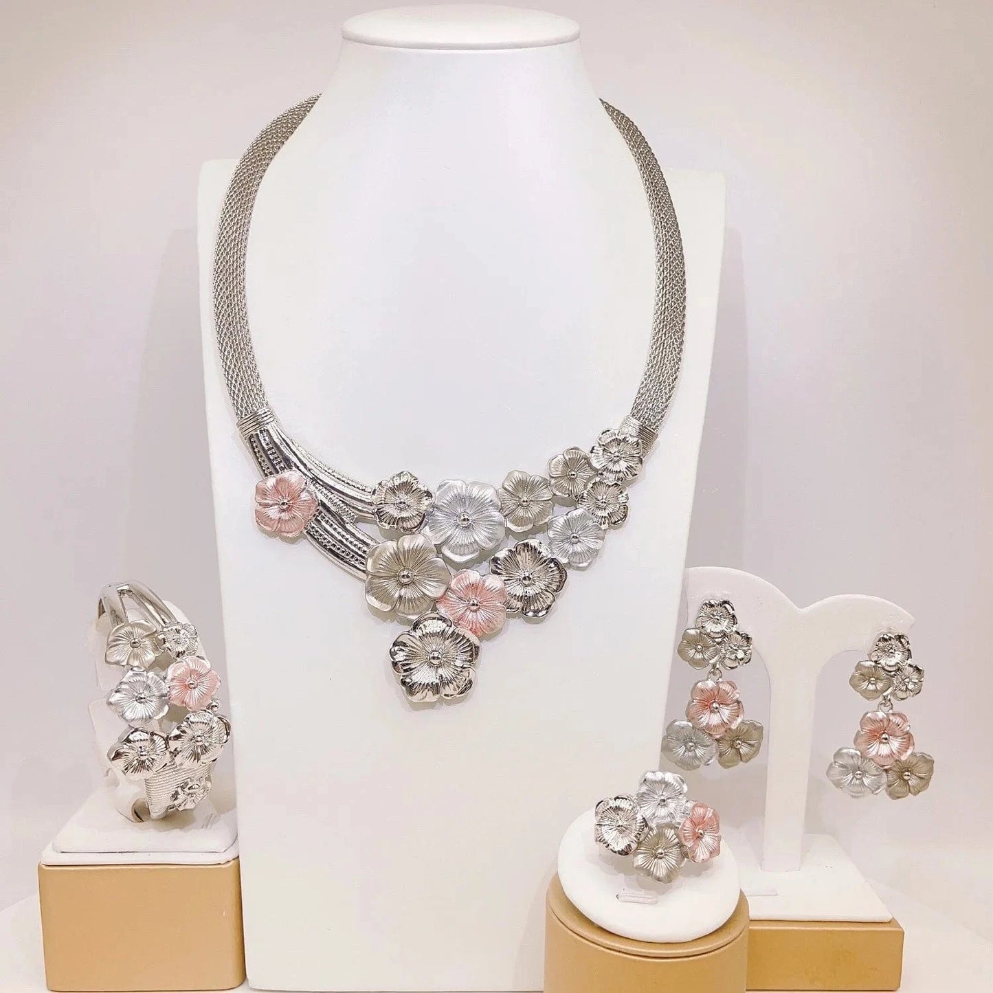 Favors Multi Color Flowers Jewelry Set / Adjustable / silver Zhuerrui Favors Multi Color Flowers Jewelry Set Customized Bridal Costume Accessories Wholesale Luxury Gold Jewelry Sets H00737