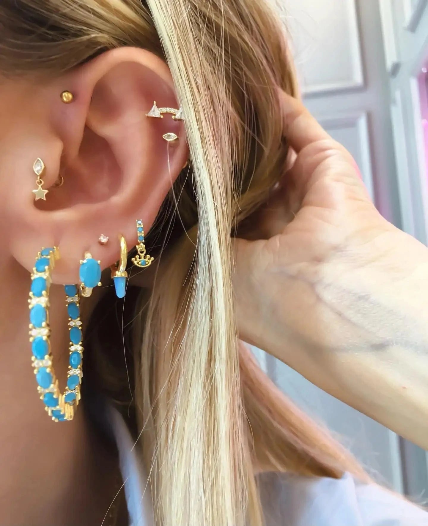 Four Prong Setting Turquoise Oval Huggie Hoop Earring Micro Pave CZ Bling Gold Plated Trendy Fine Women Jewelry