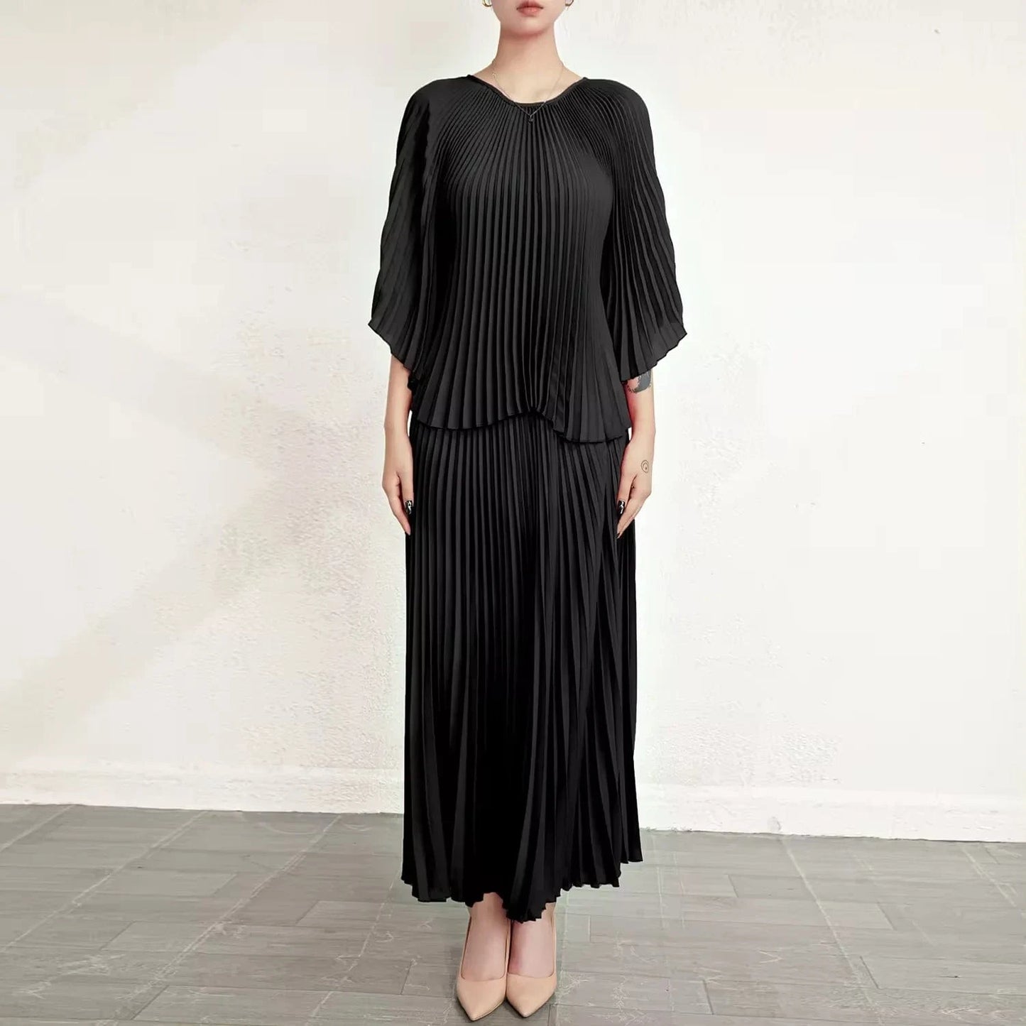 Free / Black 2024 Miyake Pleated 2-Piece Set Batwing Sleeve Ruffle Top Pleated Skirt Women's Set Casual Elegant Women's Two-piece Set