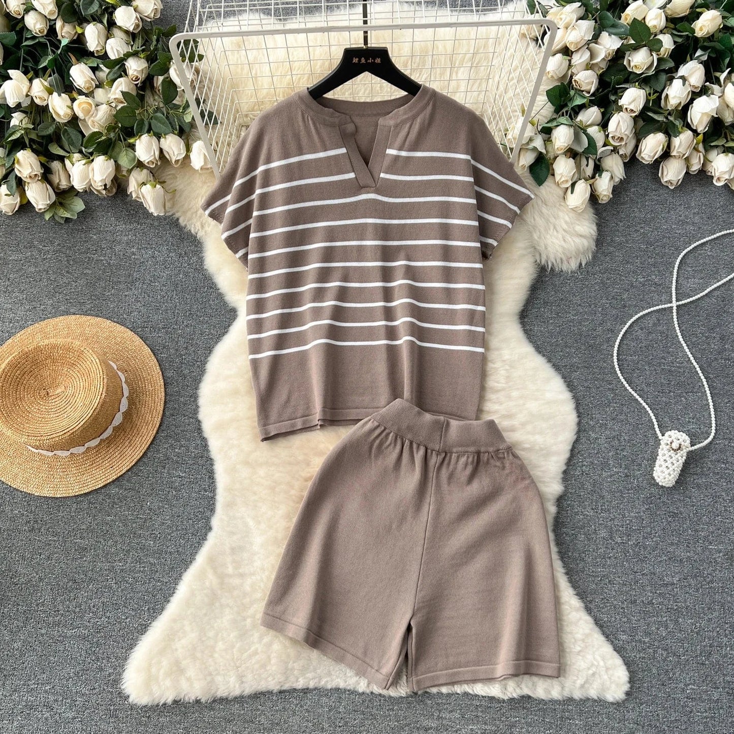 Free / Brown Women's 2024 New Spring summer Casual Set Striped Knitwear Loose and Versatile Wide Leg Shorts Two Piece Set