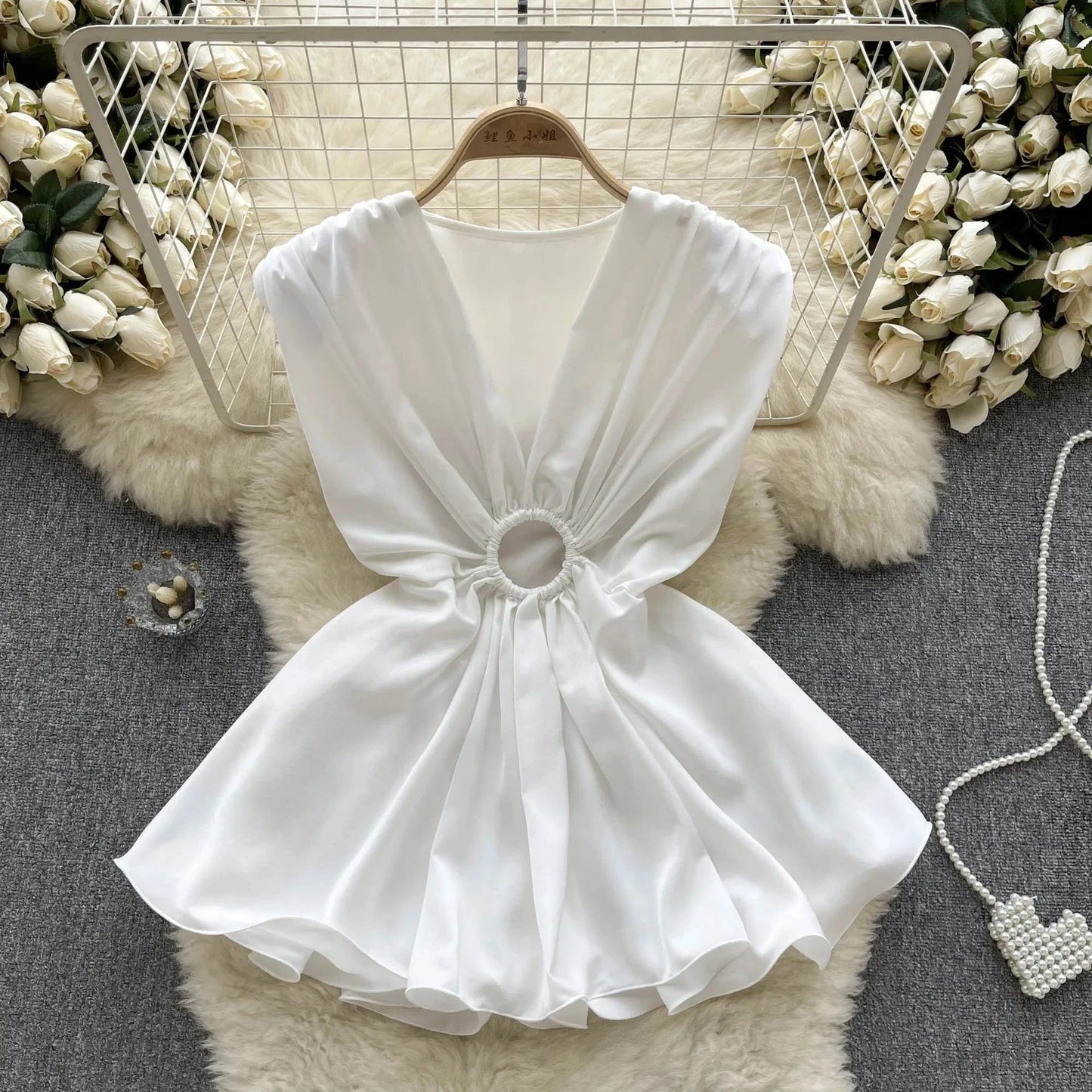 Free / White 2024 fashion V-neck pleated waistband hollowed out satin top for women summer slim and stylish fishtail shirt