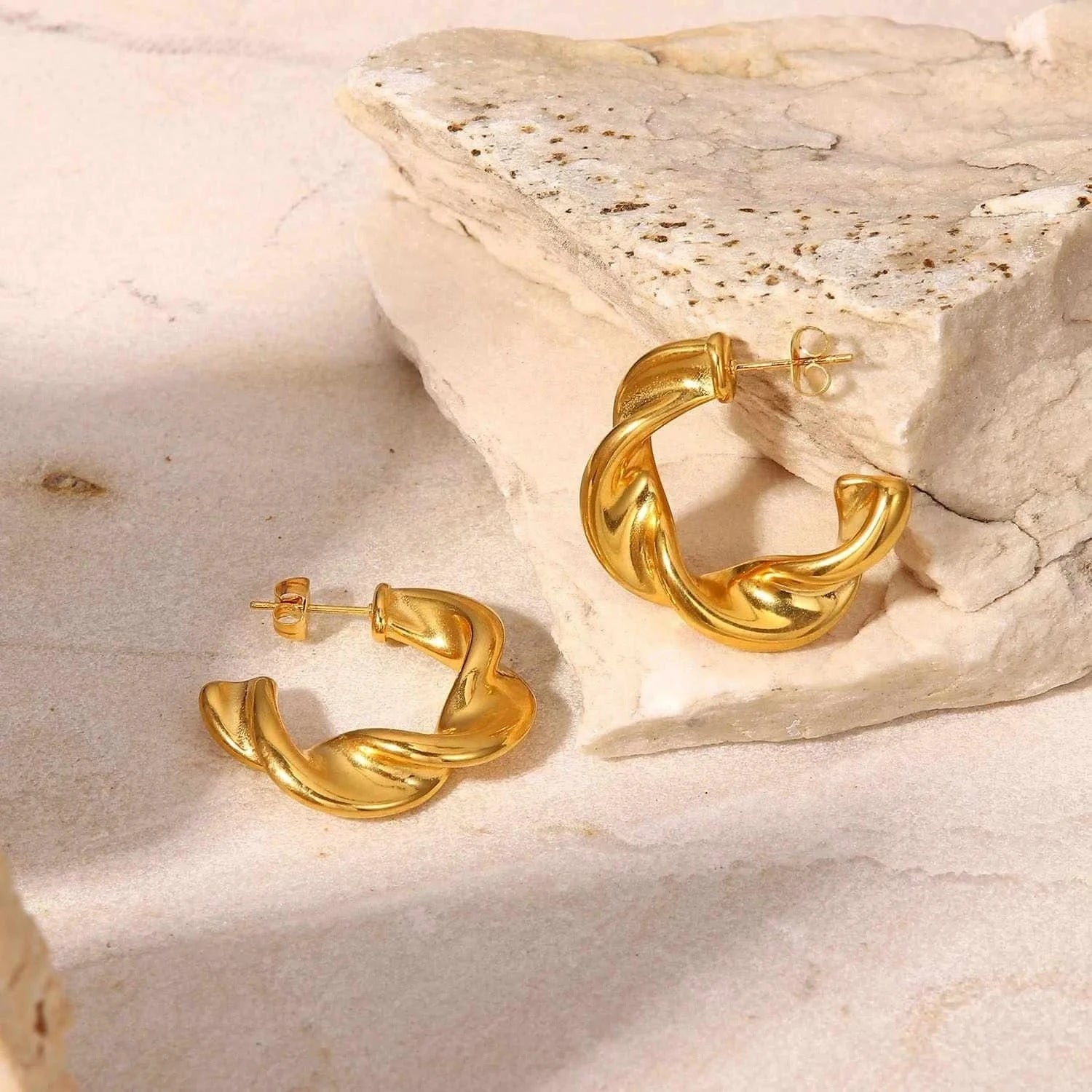 Geometric / E2248 E2248 INS Fashion 18K Gold Plated Twist CC Hoop Earring Wedding Geometric Stainless Steel C Shape Twisted Hoop Earrings