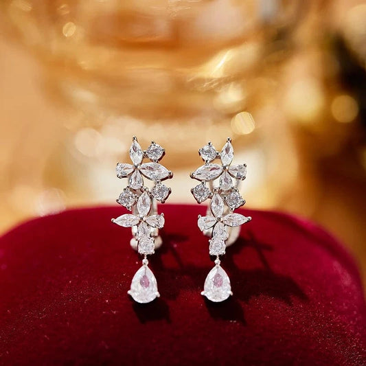Geometry / platinum Four small flowers, simple and fashionable, inlaid with zircon, wedding dress, anniversary celebration, women's earring matching
