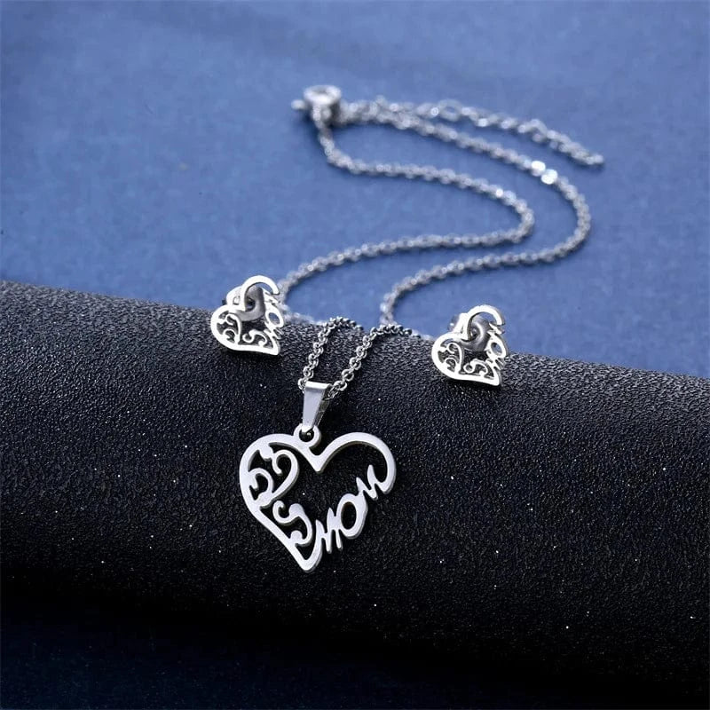 Heart / Silver European and American Heart Shaped MOM Letter Pendant Necklace Set Mother's Day Gift Elegant Design Jewelry for Women Chain