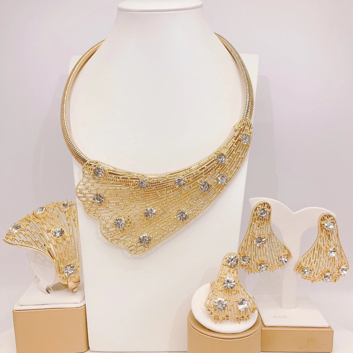 High-end Luxury Gold Jewelry Sets / Adjustable / H20181 Zhuerrui High-end Luxury Gold Jewelry Sets Beautiful Silver Diamond Necklace Jewelry Set Latest Bridal Wedding Gifts H20181