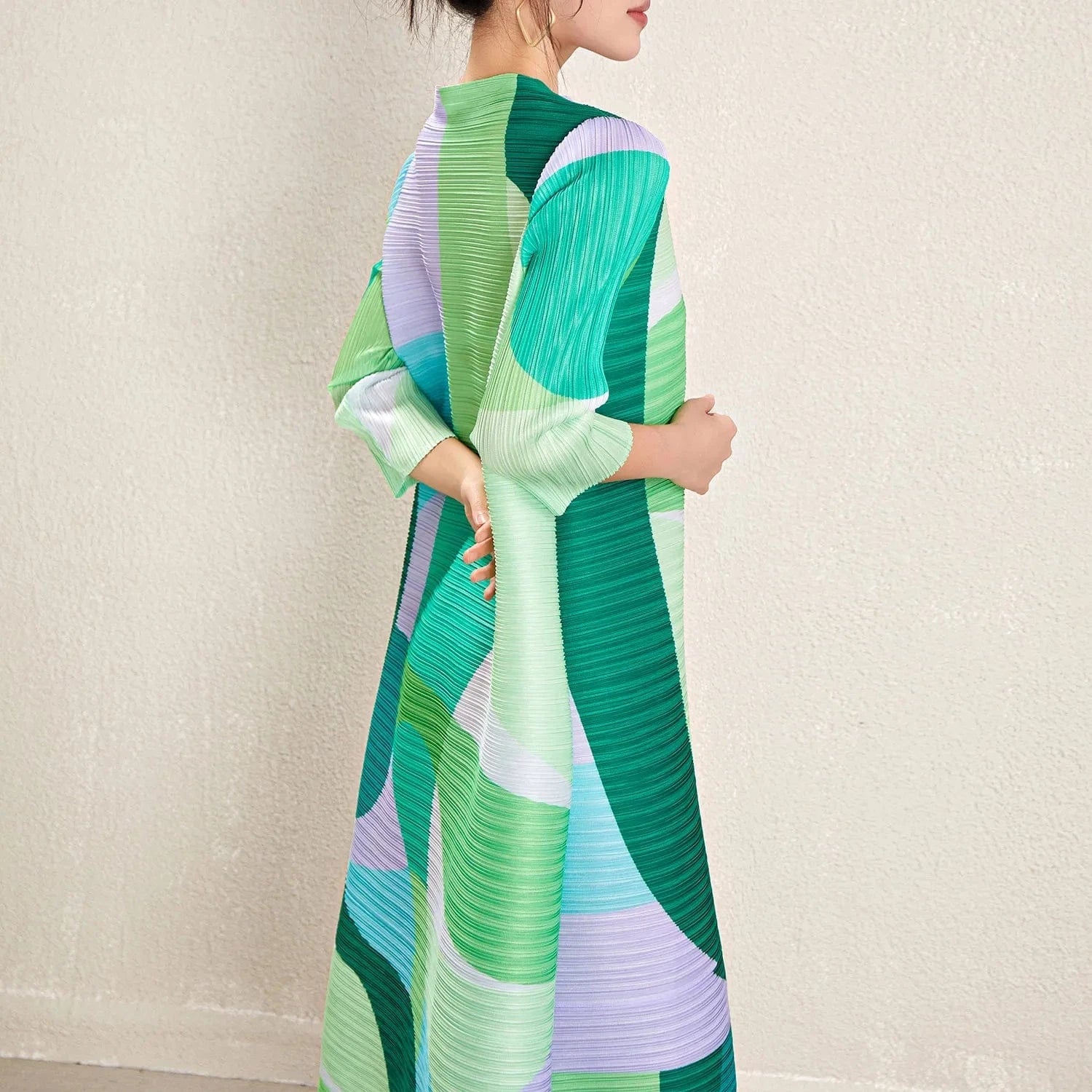 High Quality 2024 New Miyake Pleated Women's Casual Style Belted Long Sleeved Printed Dress Elegant Pleated Dress