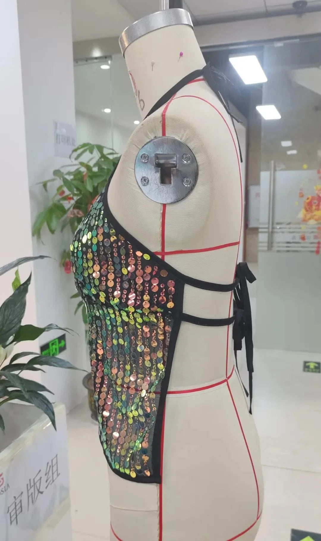 hirigin Women Sequin Halter Top Sexy Sleeveless Deep V Neck Glitter Tank Top Sparkle Backless Crop Top Summer Streetwear