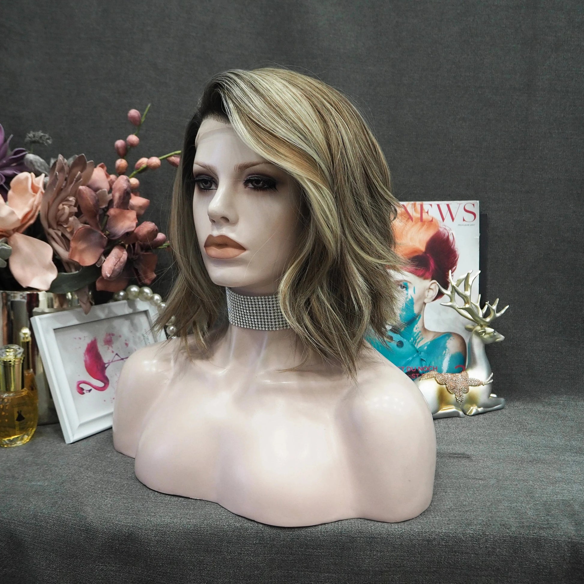 Honey Blonde Highlight Short Wig