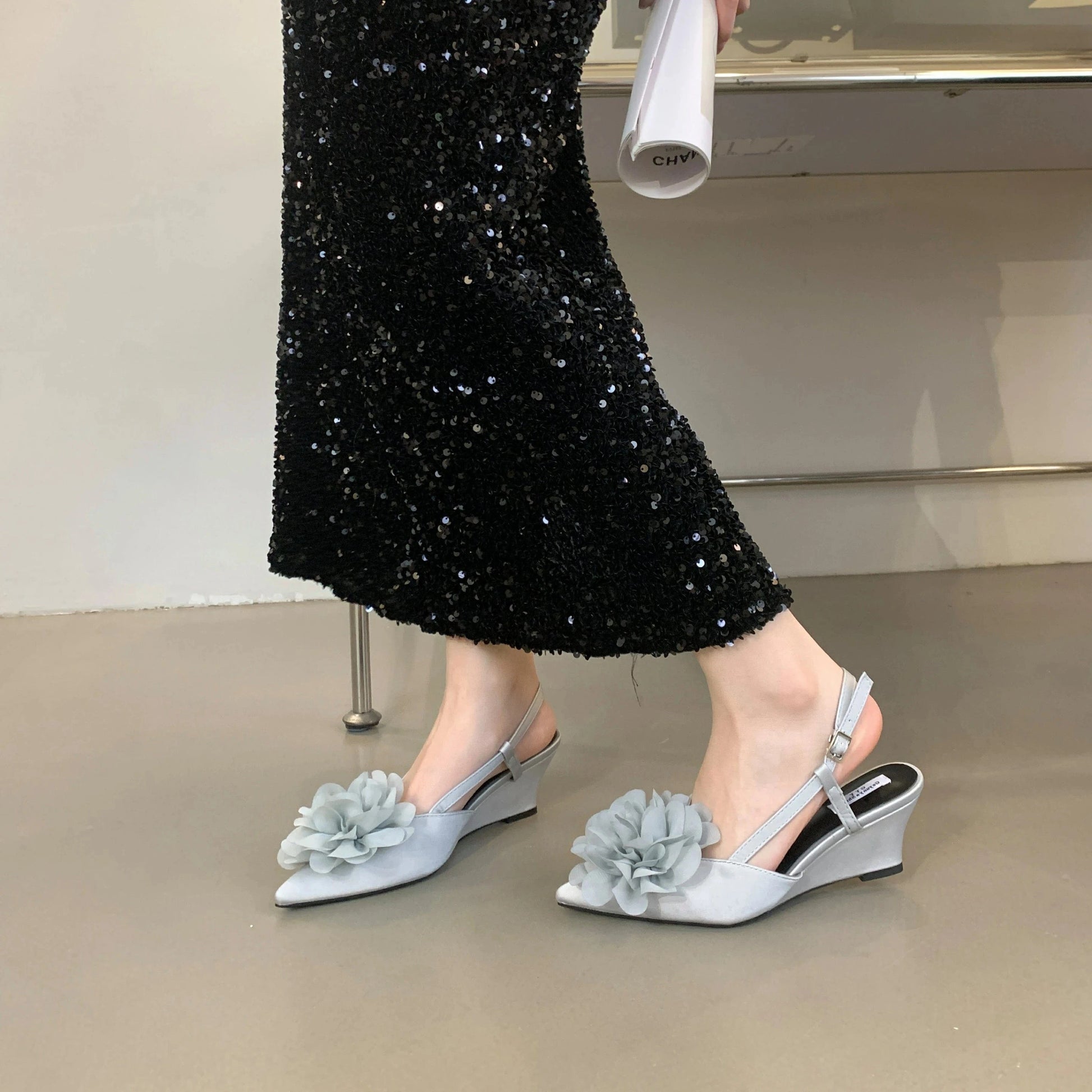 Hot sale 2024 New French flower Chinese style pointed wedge women's shoes elegant high heels